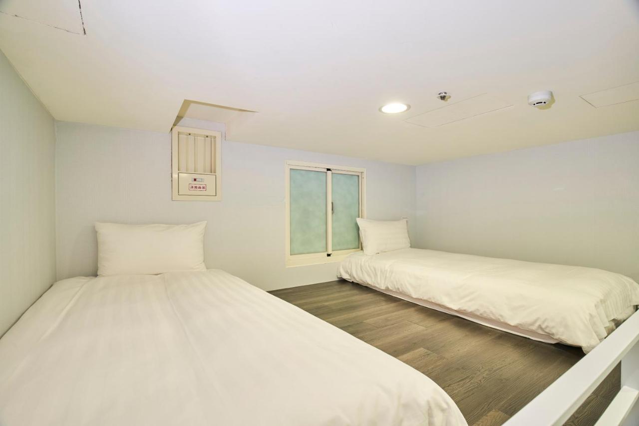 Place‧X Hotel Taipei Exteriör bild